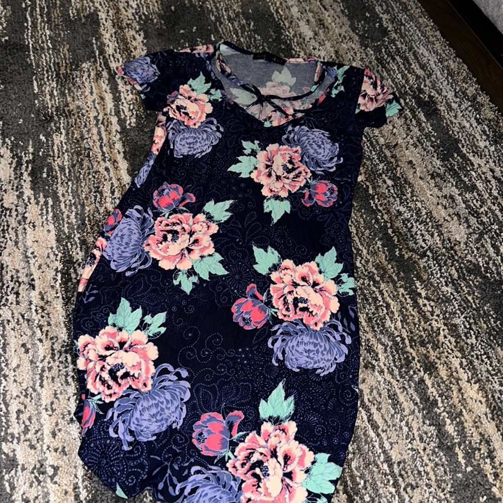 cute dress medium (open to offers)